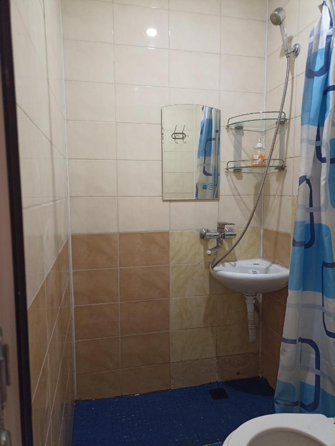 Hotel By The Sea Rozetta Сухуми Екстериор снимка