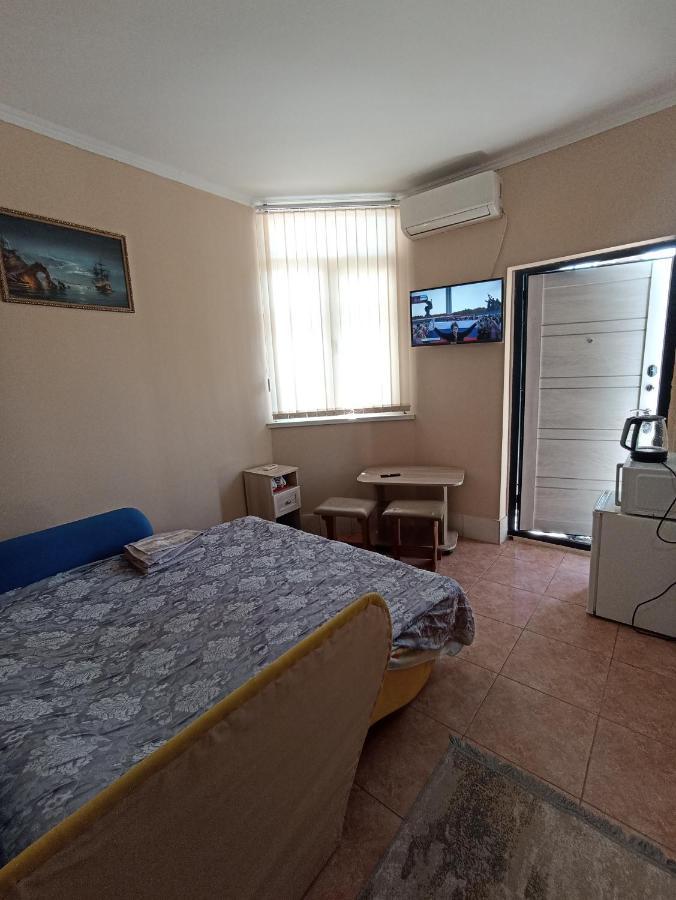 Hotel By The Sea Rozetta Сухуми Екстериор снимка
