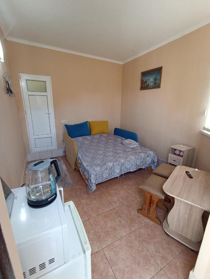Hotel By The Sea Rozetta Сухуми Екстериор снимка