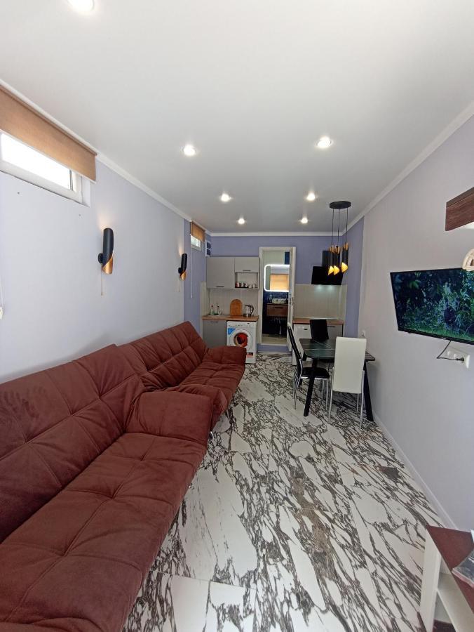 Hotel By The Sea Rozetta Сухуми Екстериор снимка