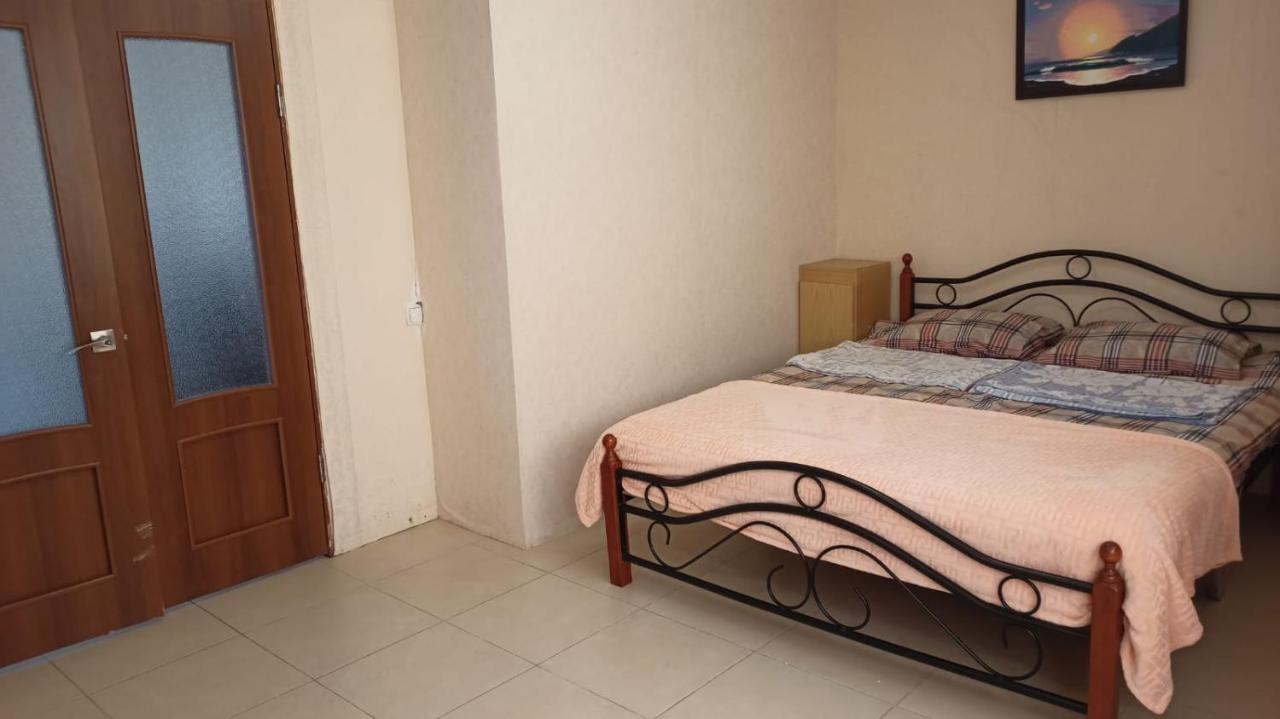 Hotel By The Sea Rozetta Сухуми Екстериор снимка