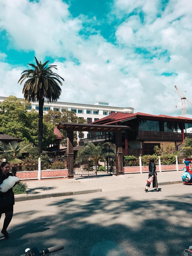 Hotel By The Sea Rozetta Сухуми Екстериор снимка